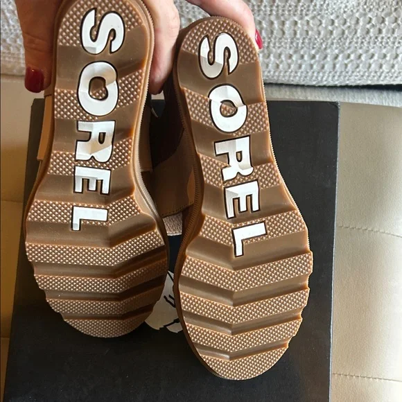 Sorel Women's Tan and Brown Sandals - Picture 7 of 7